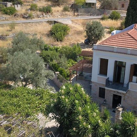 Traditional Hotel Ianthe Vessa Exterior photo
