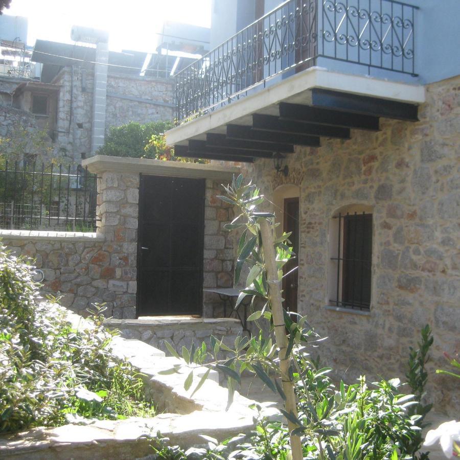 Traditional Hotel Ianthe Vessa Exterior photo