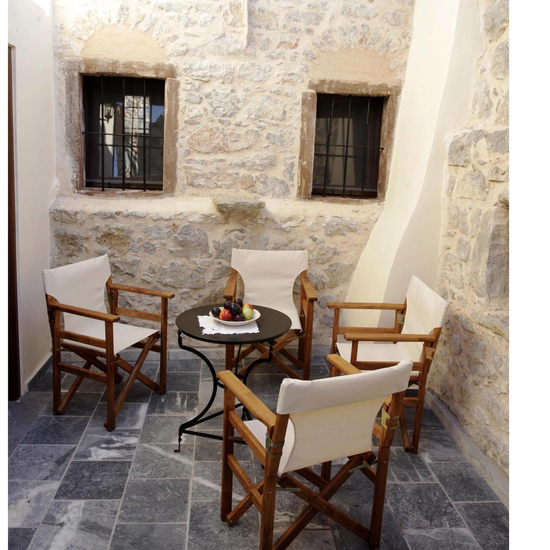Traditional Hotel Ianthe Vessa Exterior photo