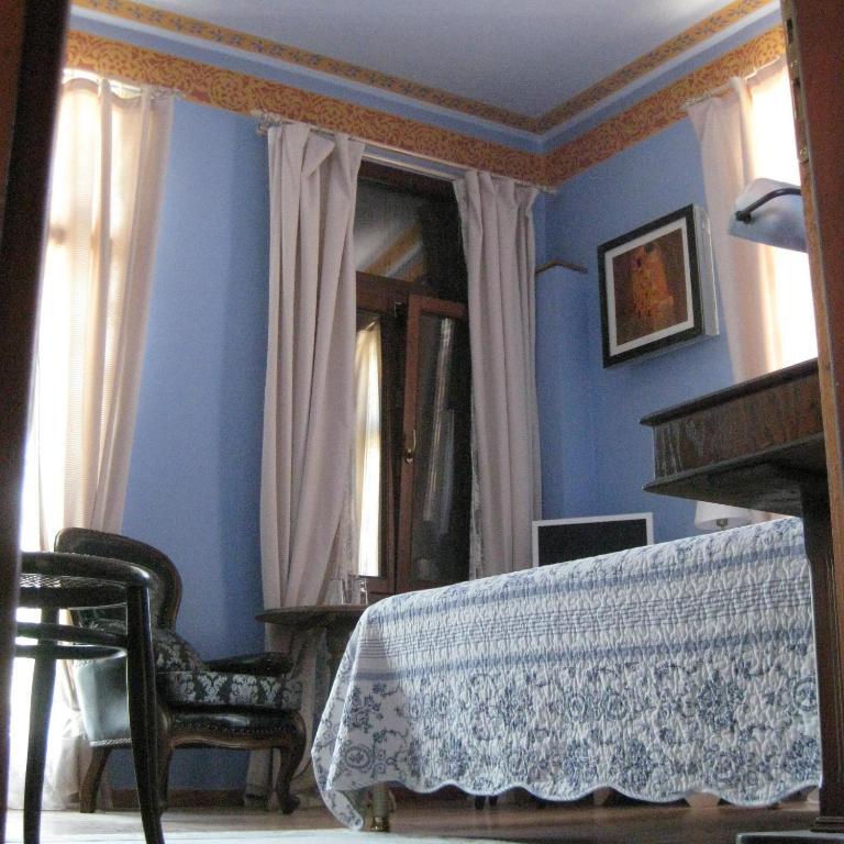Traditional Hotel Ianthe Vessa Room photo